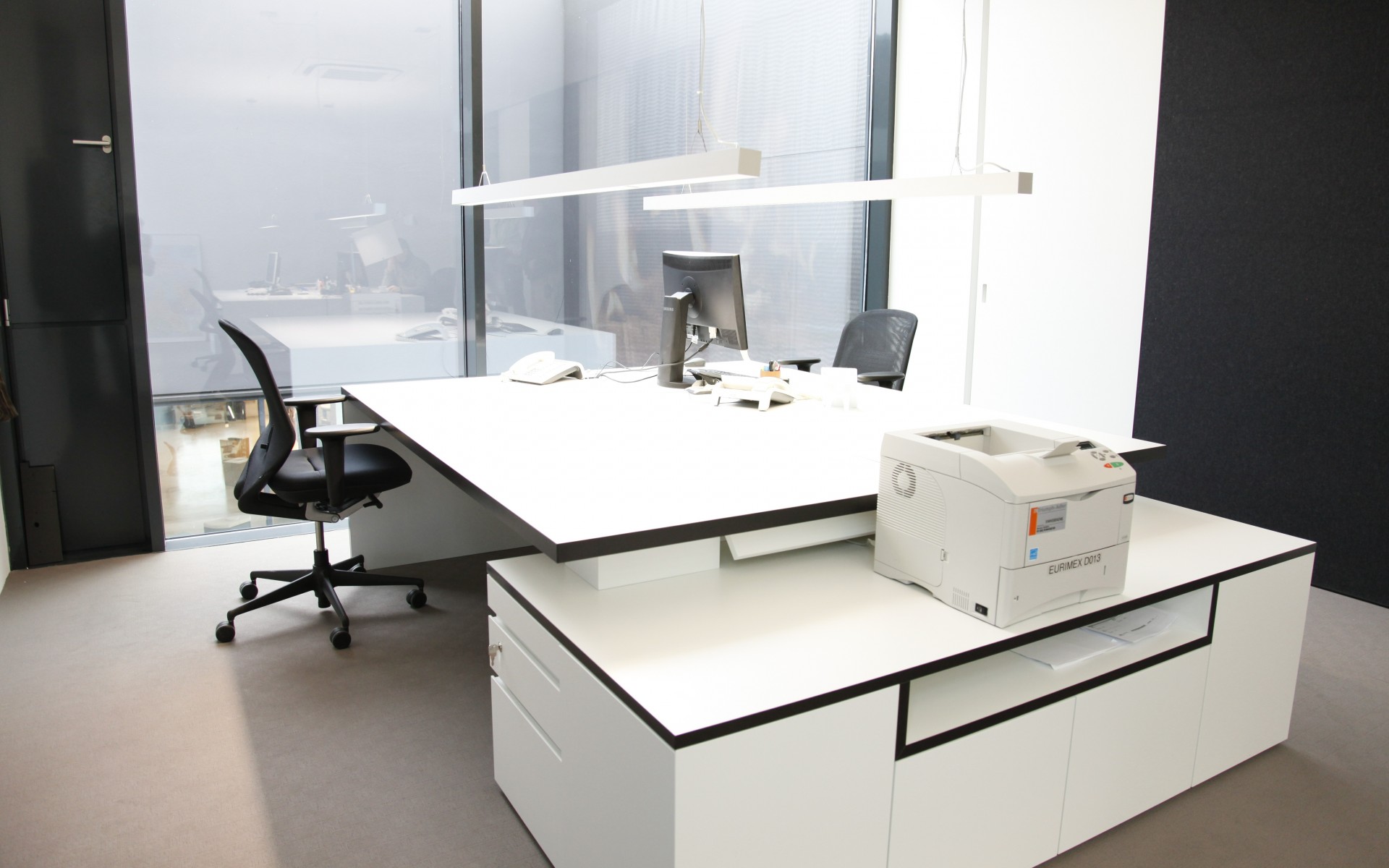 Bei diesem Arbeitsplatz haben wir Design, Funktion und Ergonomie vereint.